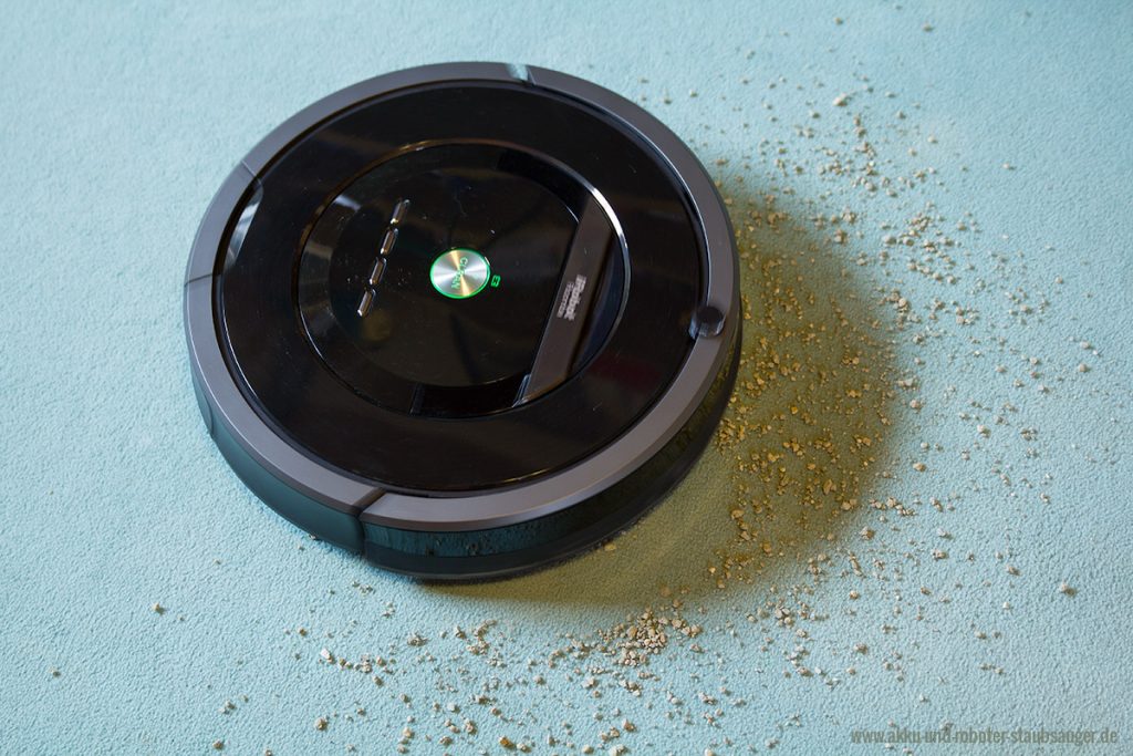 Roomba 880 reinigt Teppich