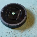 Roomba 880 reinigt Teppich