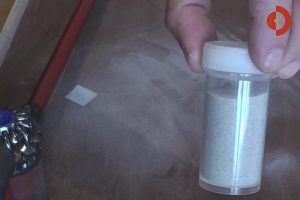 Dyson V6 Total Clean Test mit Quarzsand