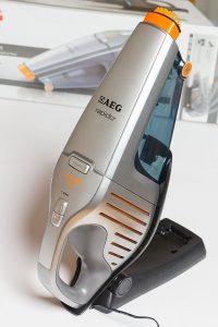 Test Krümelsauger/Akkustaubsauger AEG Rapido 6120