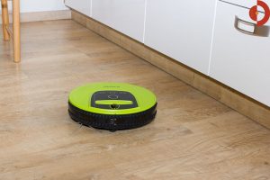 Klarstein-Cleanhero-Saugroboter-XR510D-kueche-vinyl