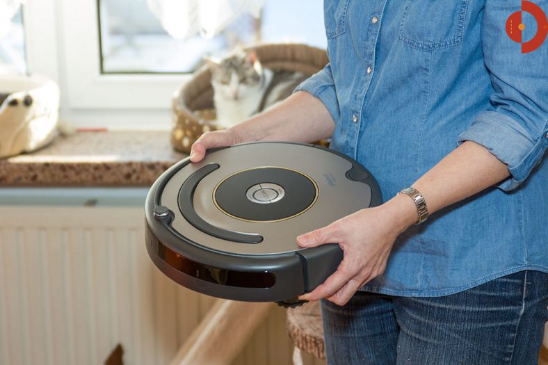 irobot-roomba-600-Serie-615-616-frau