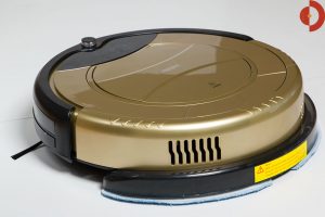 haider-swr-t321-test-saugroboter-montiertes-wischtuch