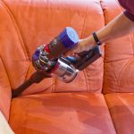 test-dyson-v8-absolute-couch-fugenduese