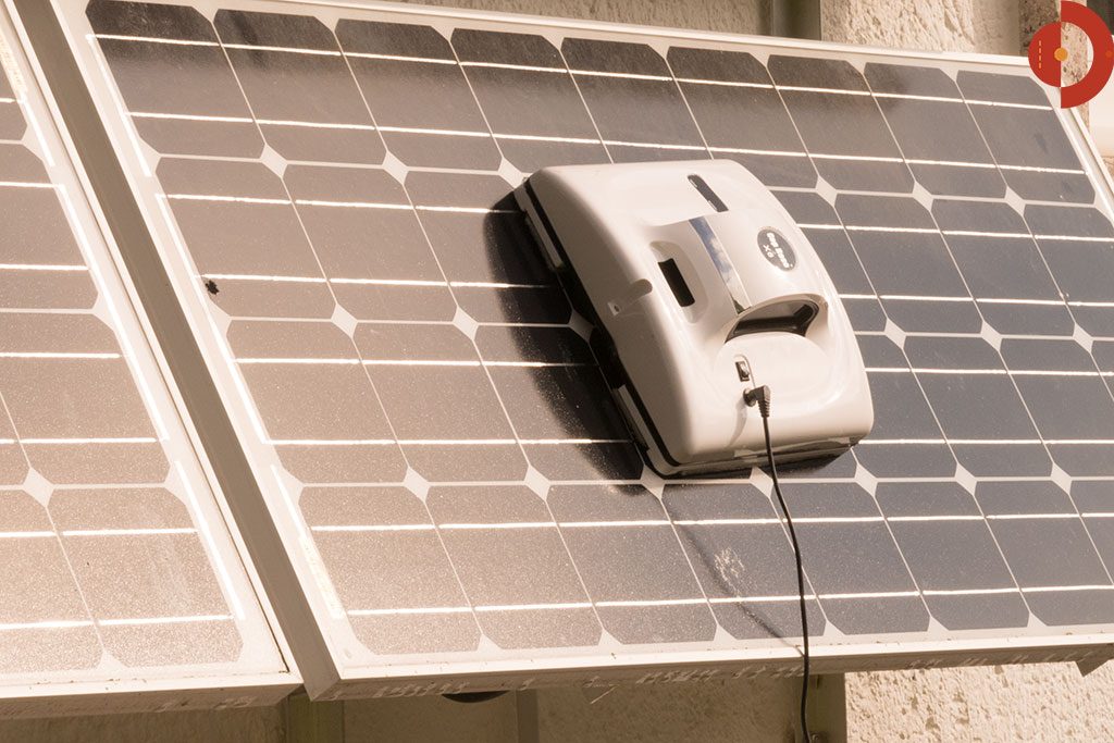 Fensterputzroboter-Test-Cop-Roce-X6-Solarmodule-reinigen