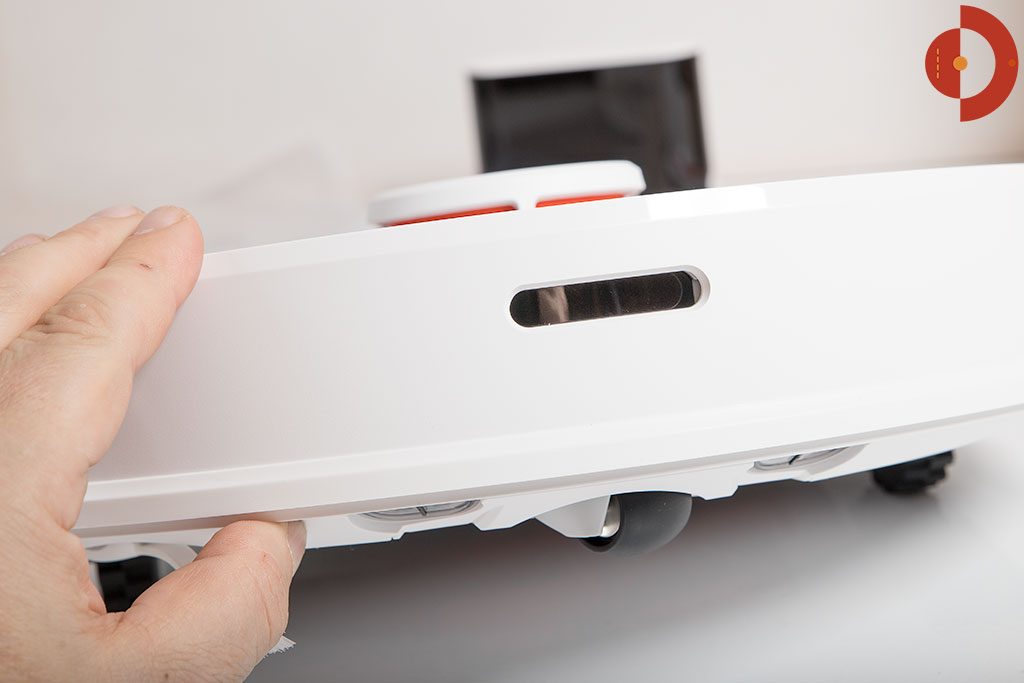 Xiaomi-Roborock-Robotic-Vacuum-Cleaner-Testbericht-Frontsensor