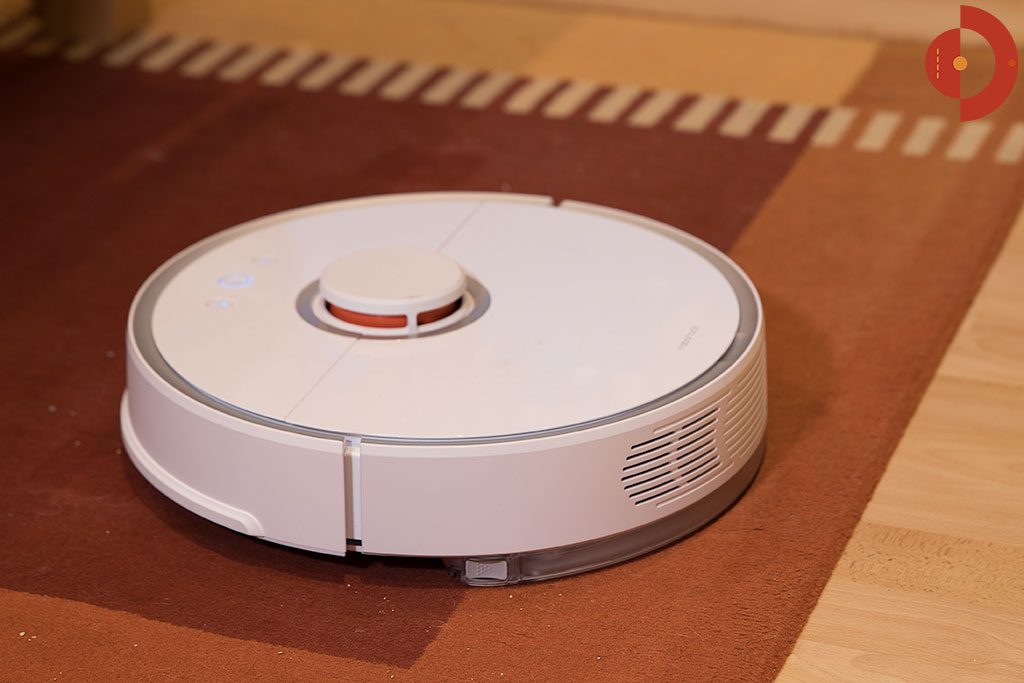 Xiaomi-Roborock-Robotic-Vacuum-Cleaner-Testbericht-Wischaufsatz-auf-Teppich