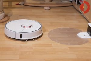 Xiaomi-Roborock-Robotic-Vacuum-Cleaner-Testbericht-an-Landestation