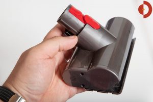 Dyson-Cyclone-V10-Absolute-Test-Kleine-Elektrobuerste