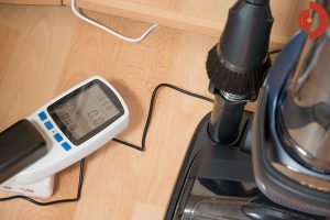 Akkustaubsauger-AEG-FX9-1-IBM-Test-Standby-Strom