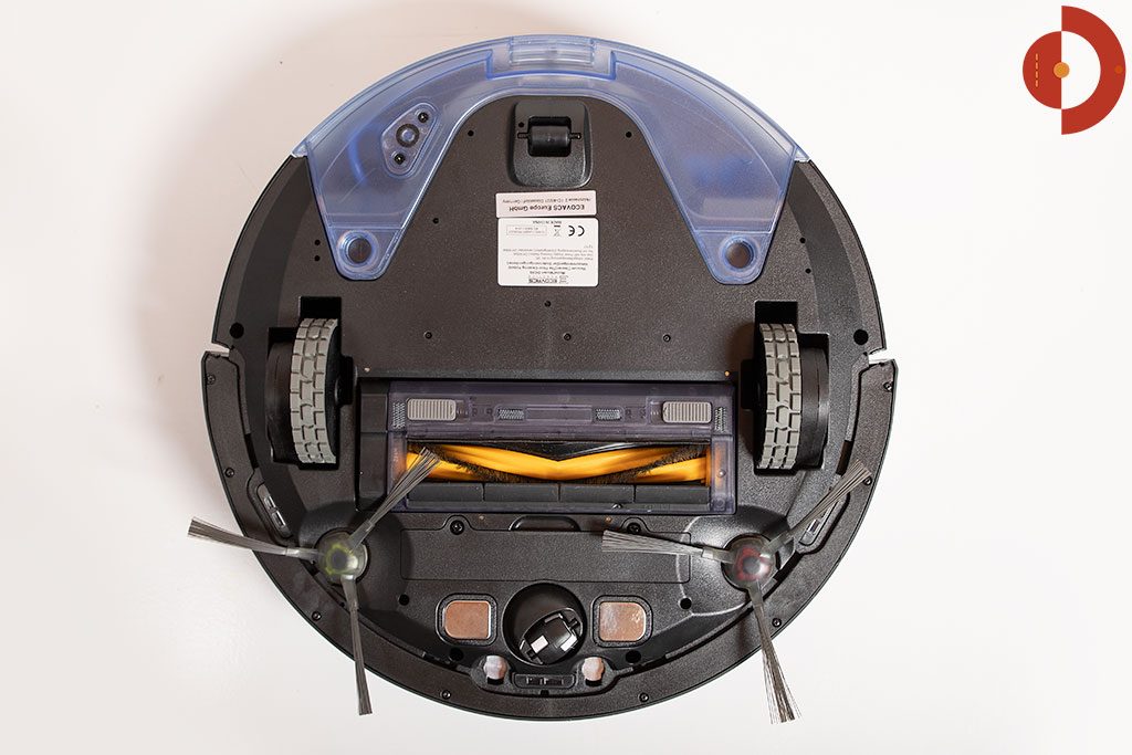 Ecovacs-Robotics-Deebot-OZMO-930-Test-Roboter-Unteransicht
