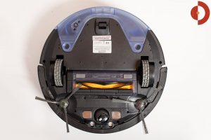 Ecovacs-Robotics-Deebot-OZMO-930-Test-Roboter-Unteransicht