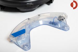 Ecovacs-Robotics-Deebot-OZMO-930-Test-Wassertank