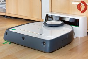 Vorwerk-Kobold-VR300-Praxistest-an-Ladestation
