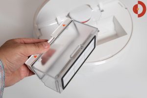 Roborock-S6-Test-Saugroboter-Schmutzfach.