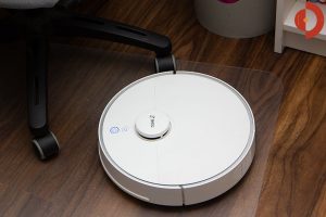 Saugroboter-360-s5-Arbeitszimmer-reinigen