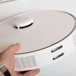 Saugroboter-360-s5-Test-Ladekontakte-Hinten