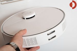 Saugroboter-360-s5-Test-Ladekontakte-Hinten