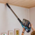 Philips-SpeedPro-Max-Plus-Aqua-XC8147-Test-Decke-saugen