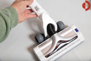 Rowenta-Air-Force-Flex-560-RH9474WO-Test-Elektrobuerste-Gelenk