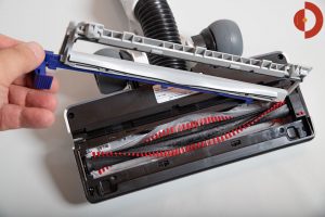 Rowenta-Air-Force-Flex-560-RH9474WO-Test-Elektrobuerste-Herausnehmen-2