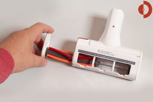 PUPPYOO-T10-Mix-Akkustaubsauger-Test-Buerstenwechsel