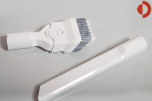 PUPPYOO-T10-Mix-Akkustaubsauger-Test-Fugenduese-Moebelbuerste