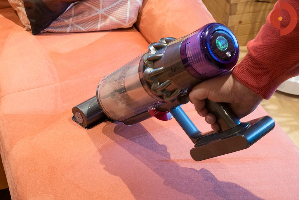 Dyson-V11-Absolute-Test-Couch-saugen