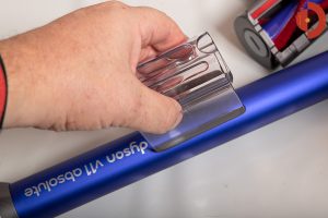 Dyson-V11-Absolute-Test-Duesenhalter-2
