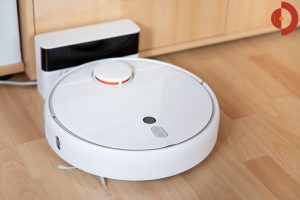 Xiaomi-Mi-Robot-1S-Xiaomi-Mijia-1S-Test-Saugroboter-an-Ladestation