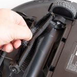Lenovo-X1-Test-360-S7-Pro-Saugroboter-Buerste