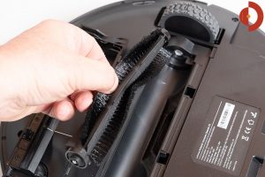 Lenovo-X1-Test-360-S7-Pro-Saugroboter-Buerste