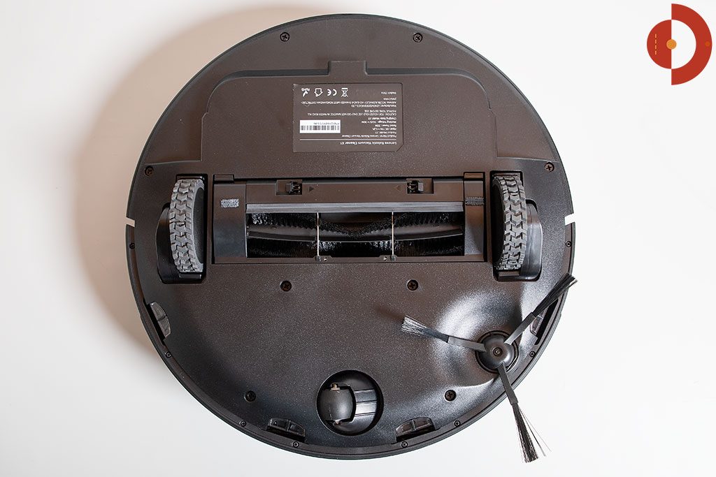 Lenovo-X1-Test-360-S7-Pro-Saugroboter-von-unten