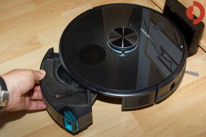 cecotec-conga-5090-test-Schmutzbehaelter-entnehmen