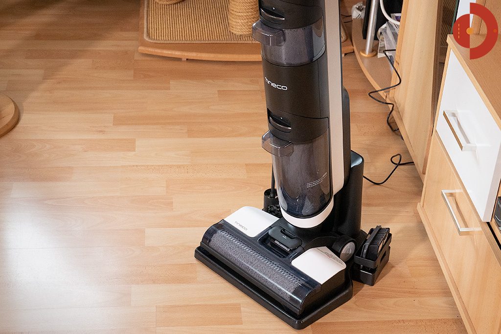 Tineco-Floor-One-S3-Test-Wohnraum-Ladestation