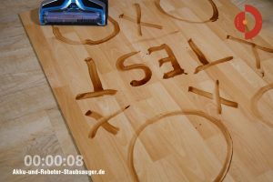 Bissell-CrossWave-Cordless-Test-Eingetrocknete-schokoflecken-1