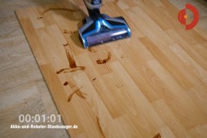 Bissell-CrossWave-Cordless-Test-Eingetrocknete-schokoflecken-3