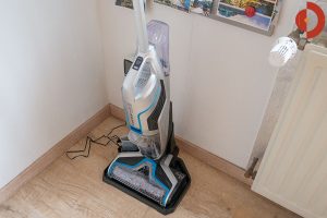 Bissell-CrossWave-Cordless-Test-Vergleich-Laden