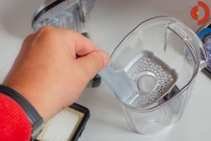 Bissell-CrossWave-Cordless-Test-Vergleich-Schmutzbehaelter-3