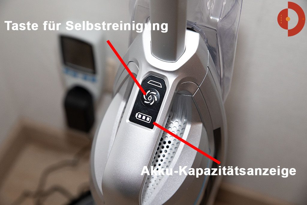 Bissell-CrossWave-Cordless-Test-Vergleich-Taste-Selbstreinigung