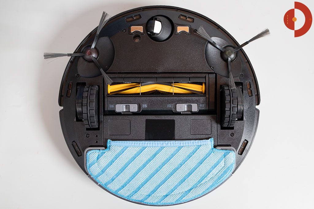 Deebot-Ozmo-T8-AIVI-Test-Saugroboter-Unteransicht