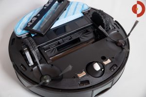 Deebot-Ozmo-T8-AIVI-Test-Saugroboter-Unteransicht-2
