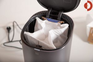 Ecovacs-Deebot-Ozmo-T8-AIVI-Absaugstation-Filter-eingesetzt