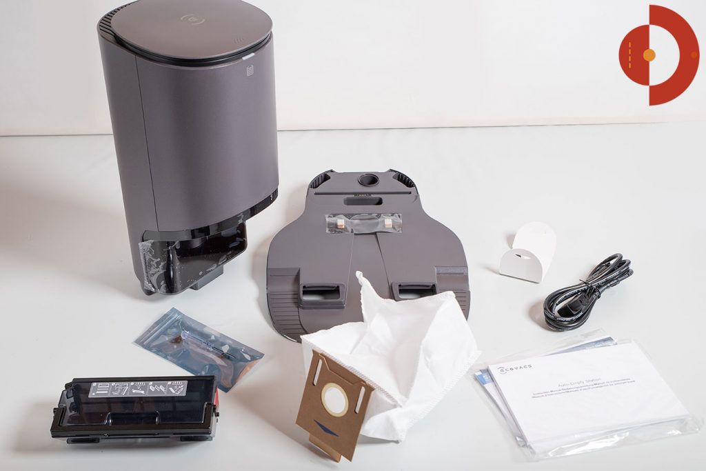 Ecovacs-Deebot-Ozmo-T8-AIVI-Absaugstation-Test-Lieferumfang