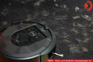 iRobot-Roomba-i7-Test-Haare-und-Tierhaare-saugen-2