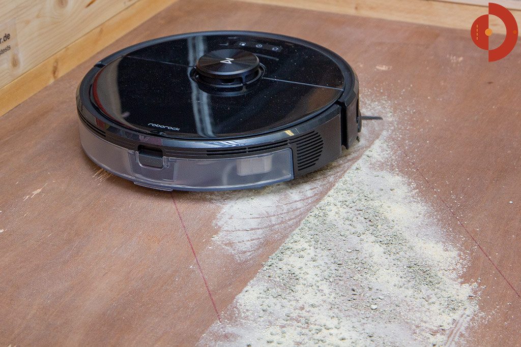 Roborock-S6-MaxV-Test-Katzenstreu-Hartboden-Saugtest