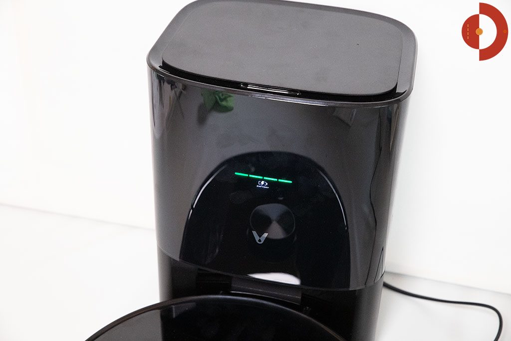 Viomi-S9-Saugroboter-Test-Absaugstation-Ladeanzeige