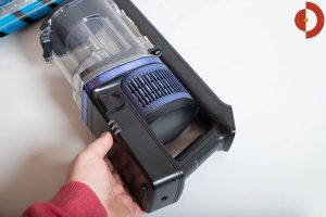Shark-IZ320EUT-Test-Akku-anstecken-2